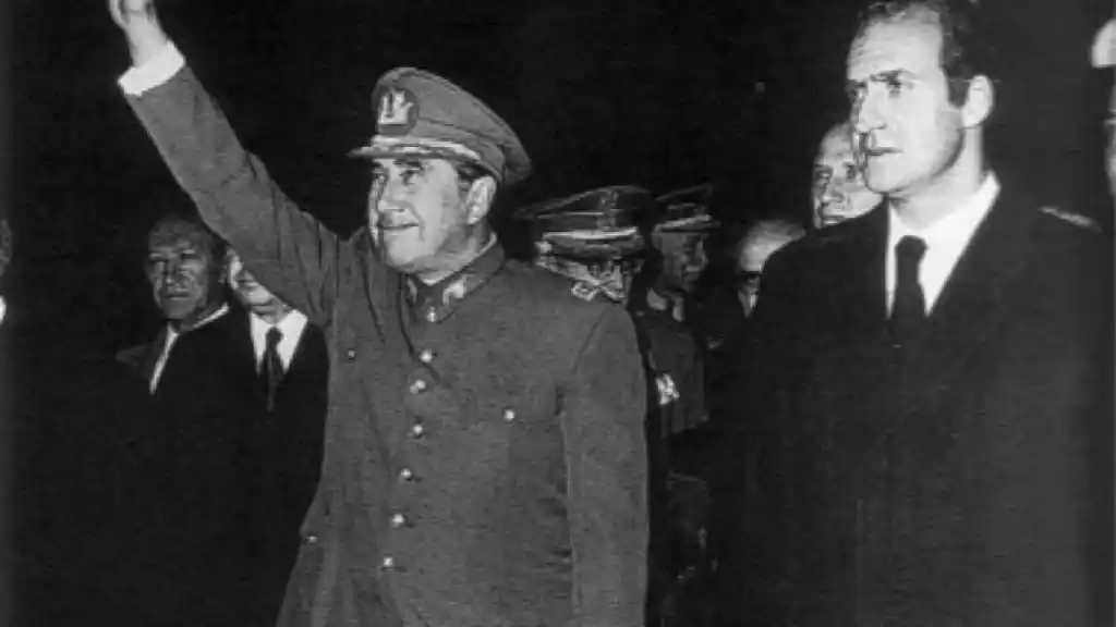 Une amitié suprenante entre Pinochet et le roi Juan Carlos